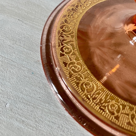 VINTAGE Gorgeous Depression Era Sandwich Glass Candle Holder Gold Paint Accent - Picture 7 of 9